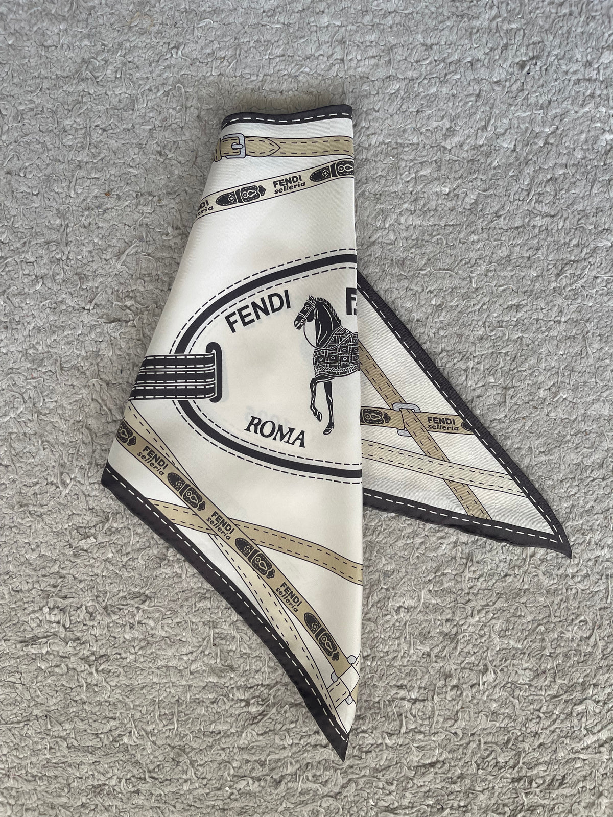 Foulard FENDI