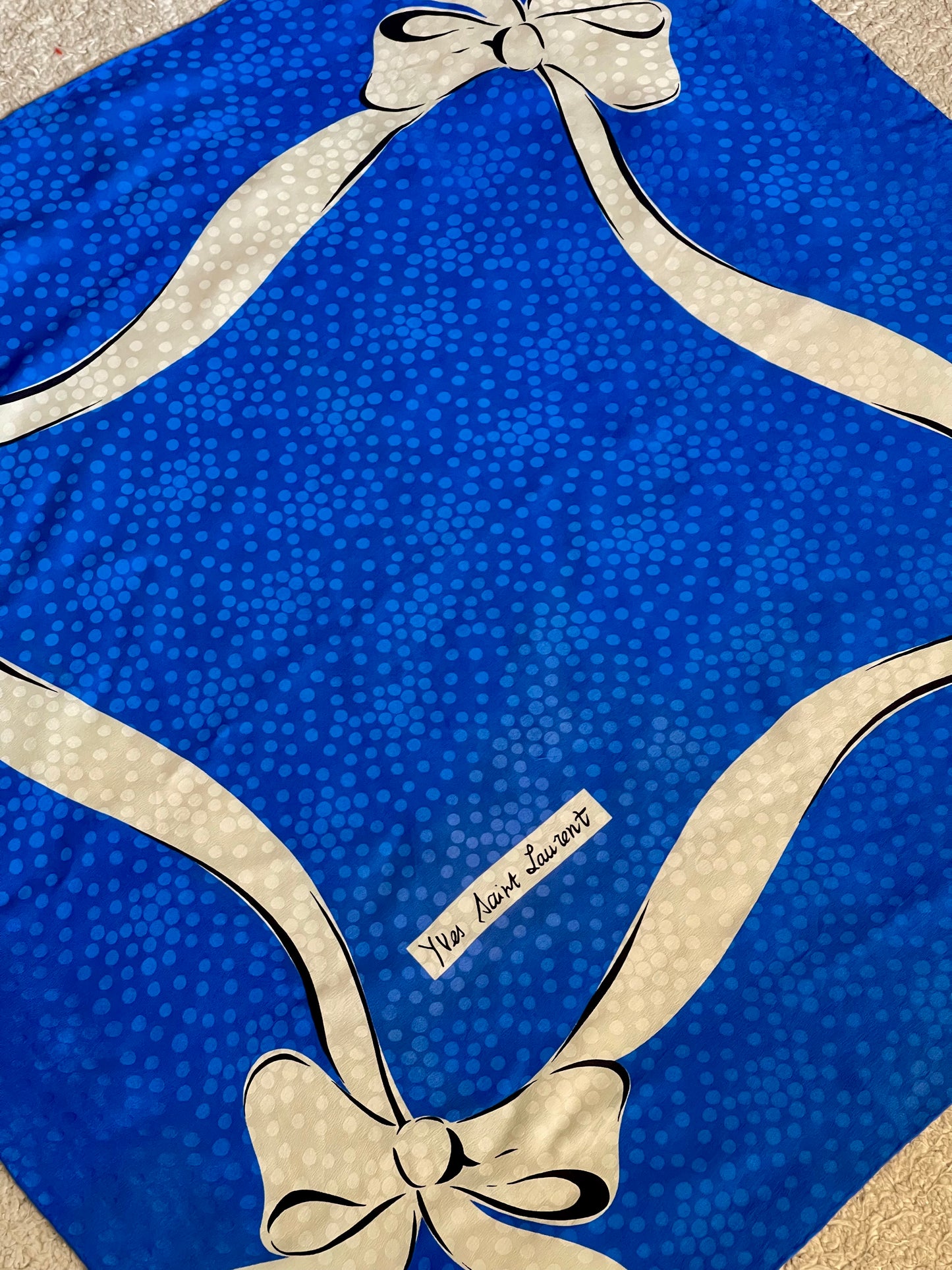 Foulard YSL