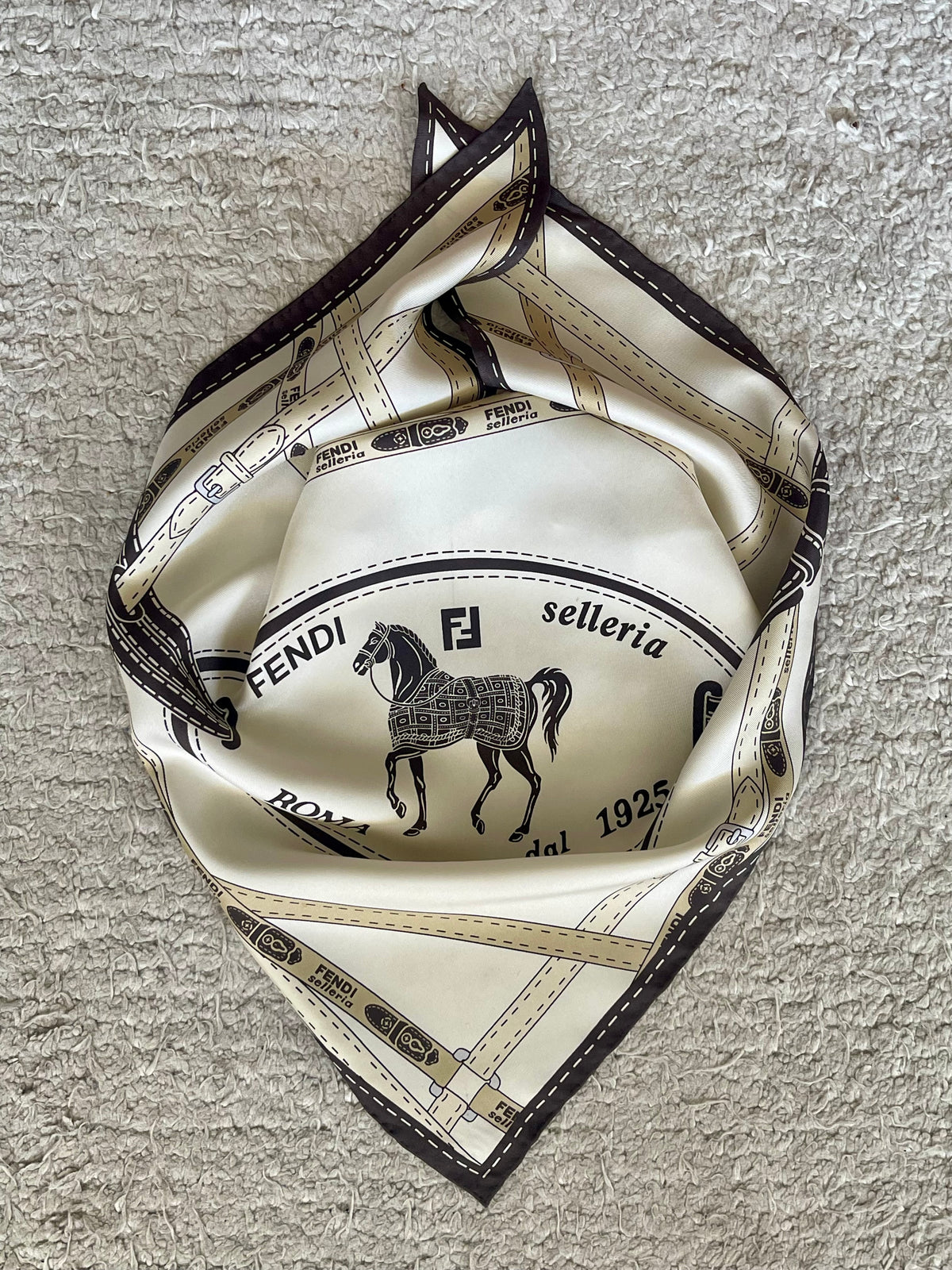 Foulard FENDI
