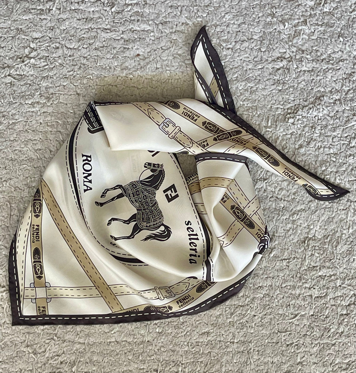 Foulard FENDI