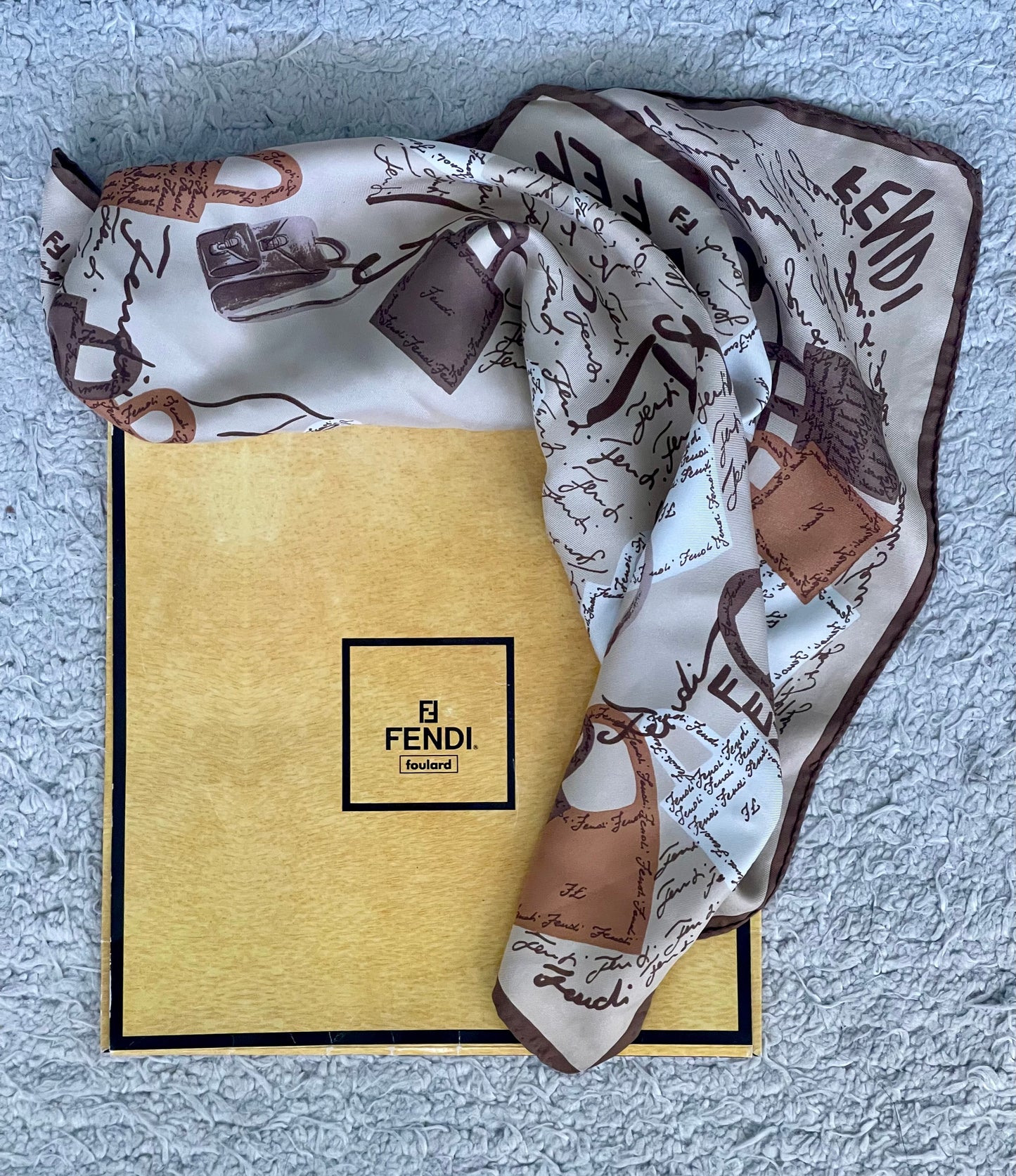 Foulard FENDI
