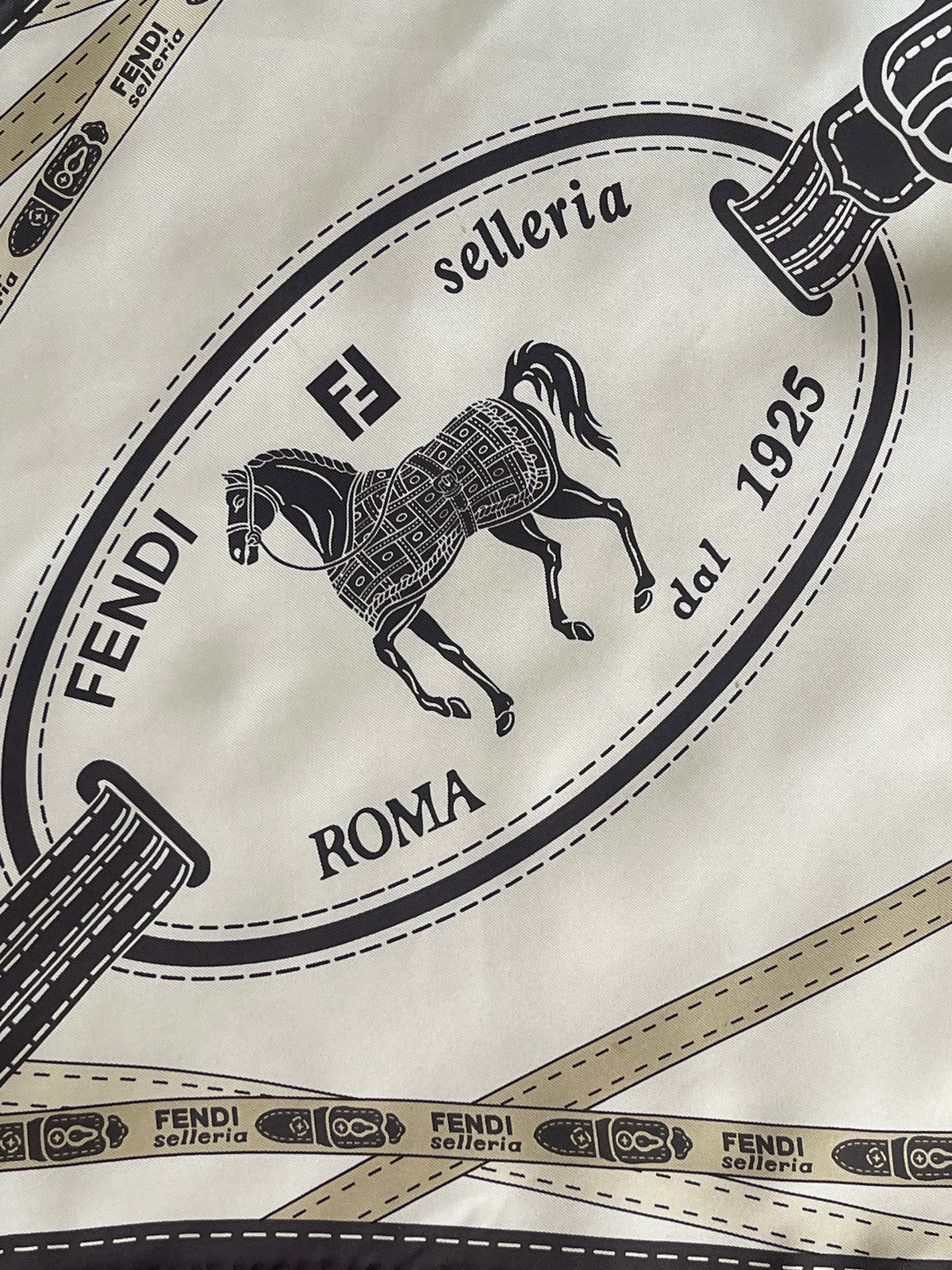 Foulard FENDI
